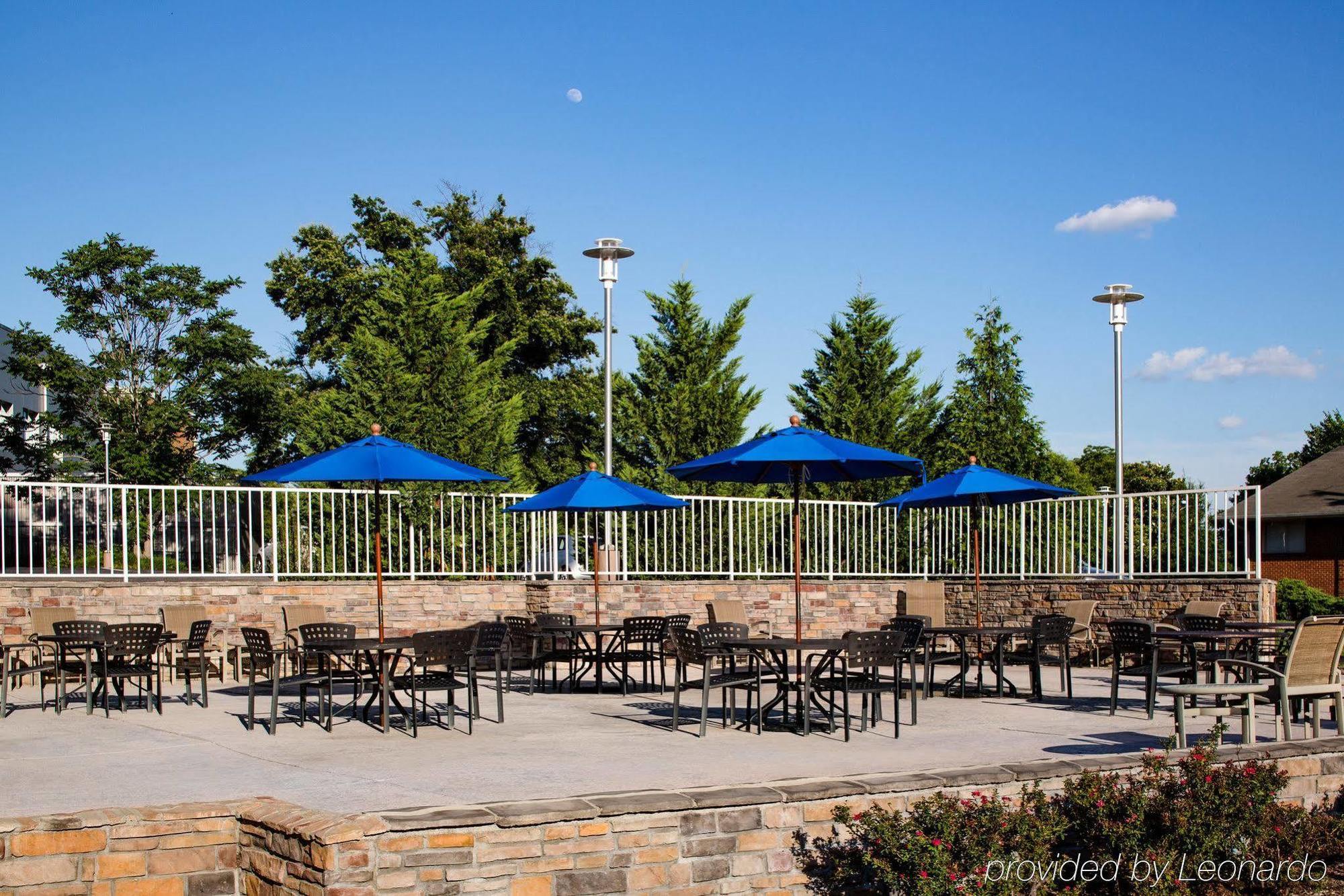 Doubletree By Hilton Hotel Raleigh - Brownstone - University Exteriér fotografie