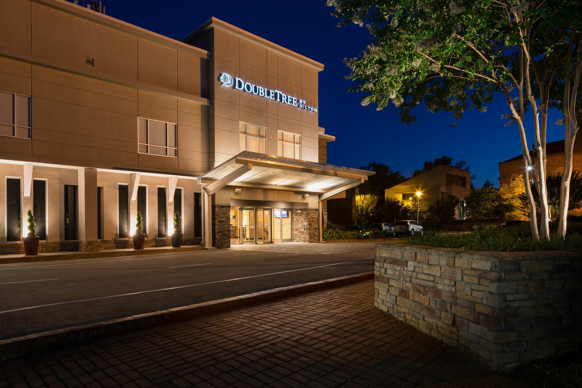 Doubletree By Hilton Hotel Raleigh - Brownstone - University Exteriér fotografie