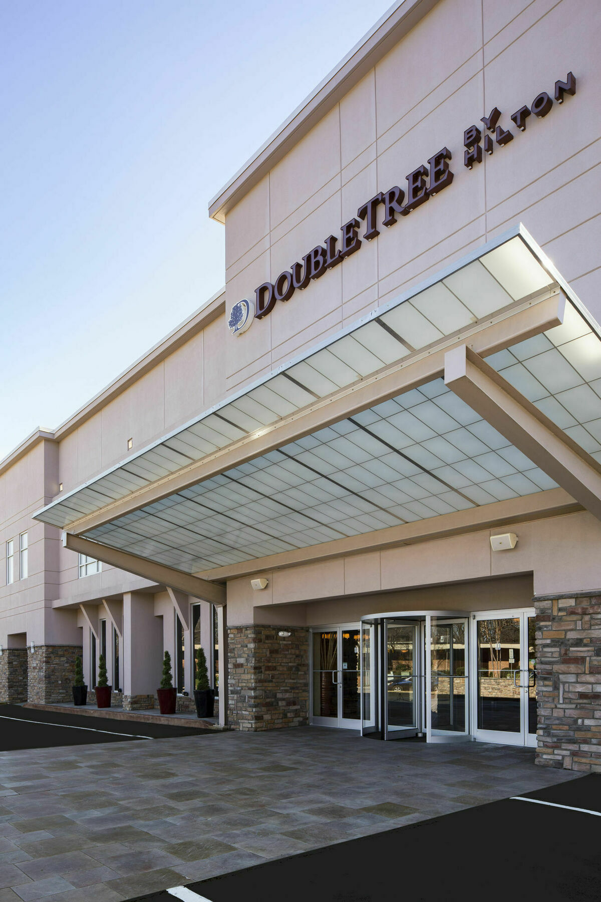 Doubletree By Hilton Hotel Raleigh - Brownstone - University Exteriér fotografie